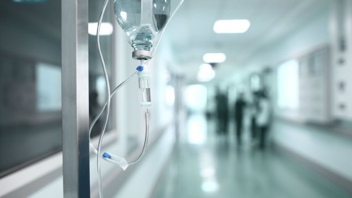 Un copil a ajuns în stare gravă la spital după ce a fost mușcat de un câine. „Prognoze îmbucurătoare nu sunt”