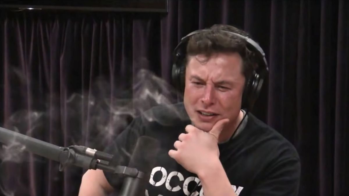 Un fum de marijuana şi o gură de whisky au determinat NASA să inspecteze SpaceX