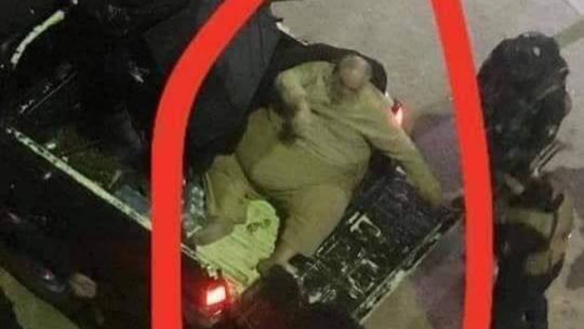 Un important terorist ISIS, prea gras ca să fie transportat cu mașina de poliție, după arestare