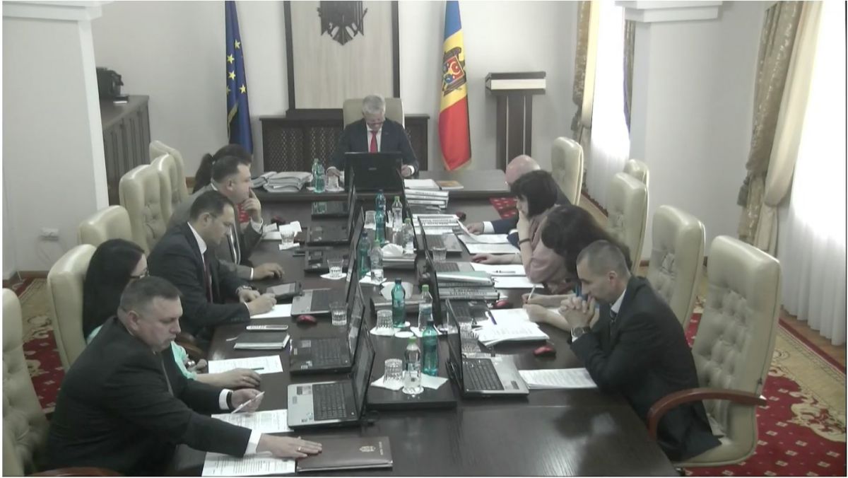 Un membru CSM cere demisia șefului instituției, Victor Micu. Ministra Justiției anunță reformarea CSJ