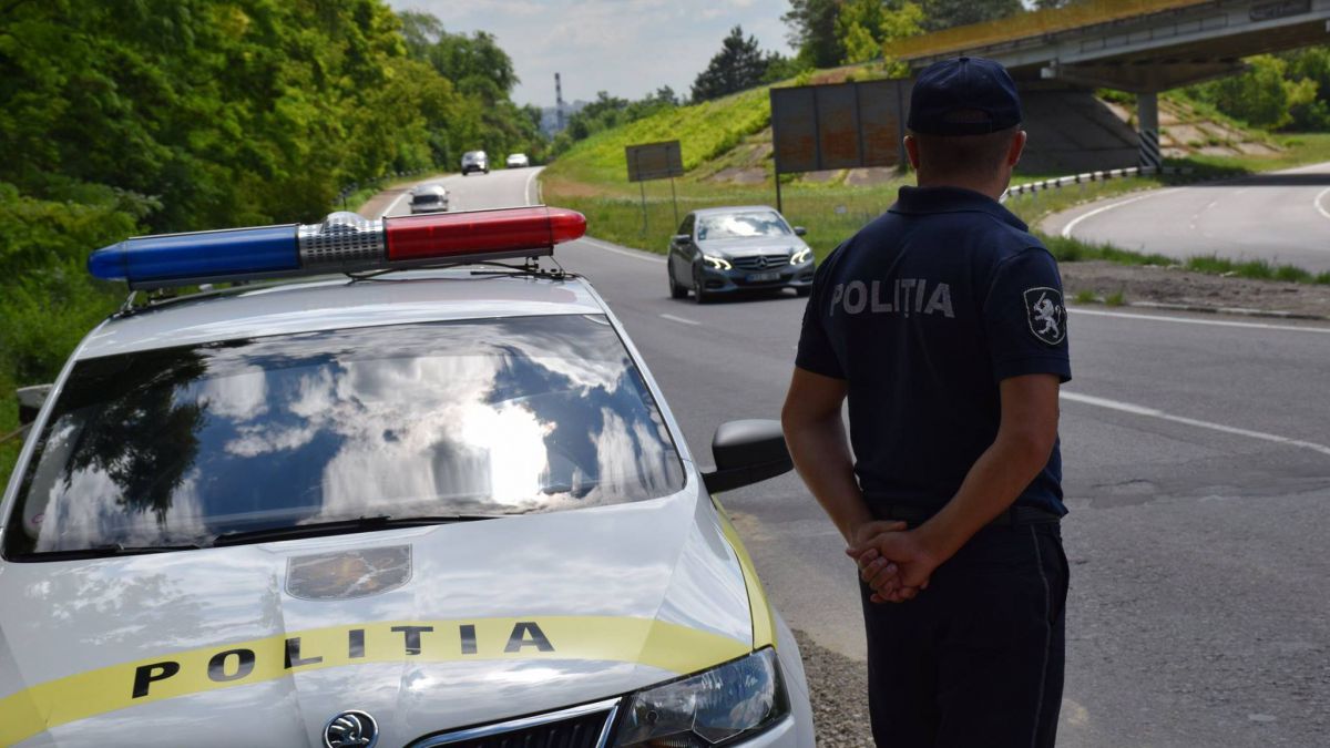 Un motociclist băut a încercat să ofere mită polițiștilor, dar a ajuns pe mâna inspectorilor CNA