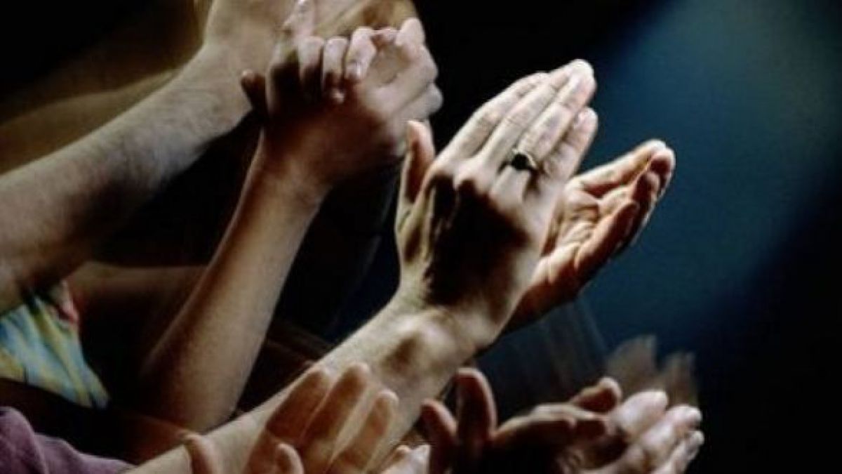 Un sindicat studențesc din Anglia a interzis bătutul din palme. Care este motivul