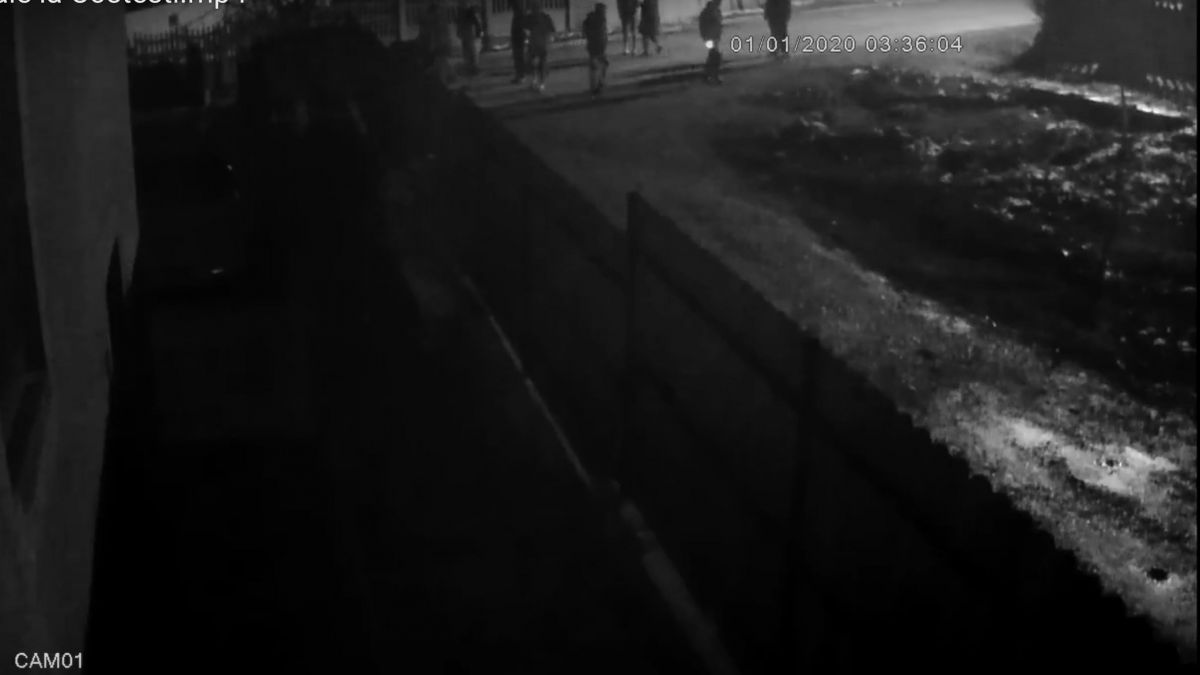 Un tânăr din Costești, snopit în bătaie de doi consăteni. Victima a fost transportată la Spitalul de Urgență 