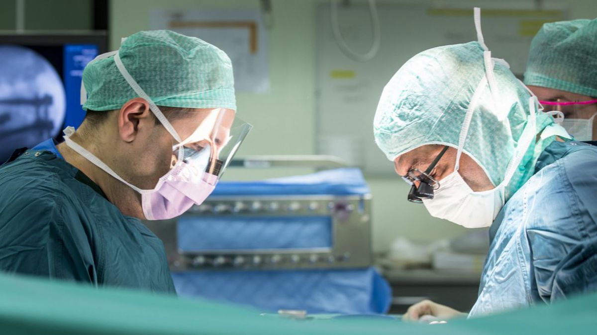 Unui pacient i-a fost extirpat un rinichi de 7,4 kilograme. Medic: „Avea o mărime uriașă”