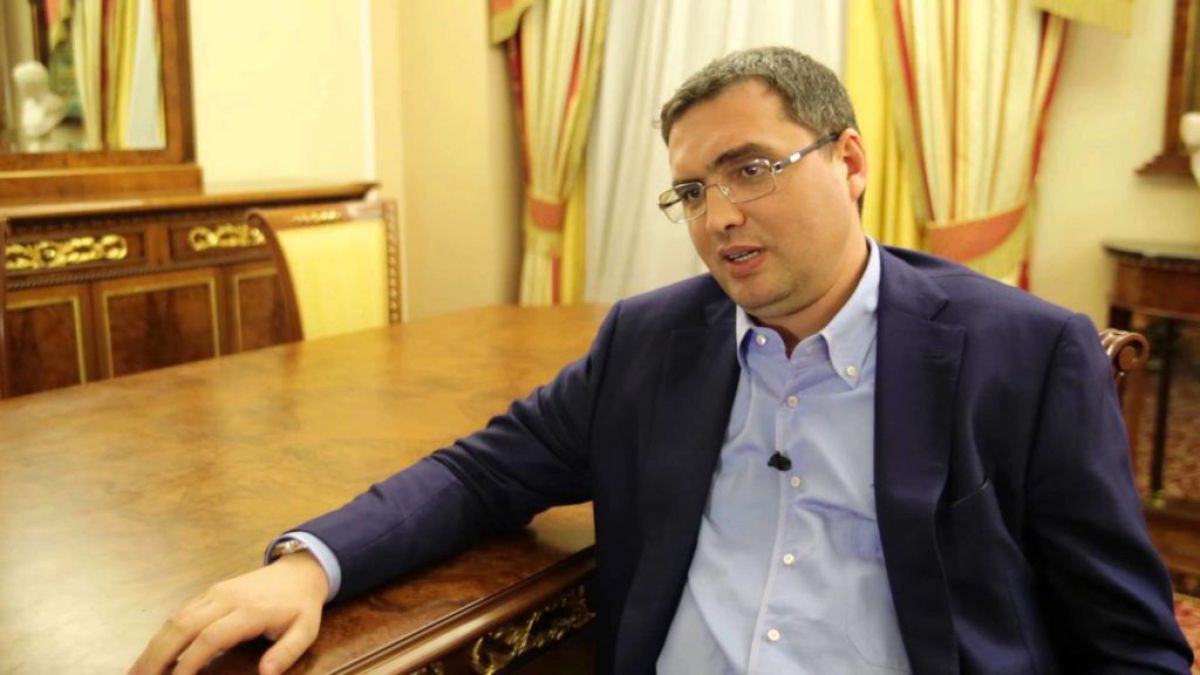 Usatîi: Plahotniuc era consiliat în toate ședințele importante de doi „psihologi”