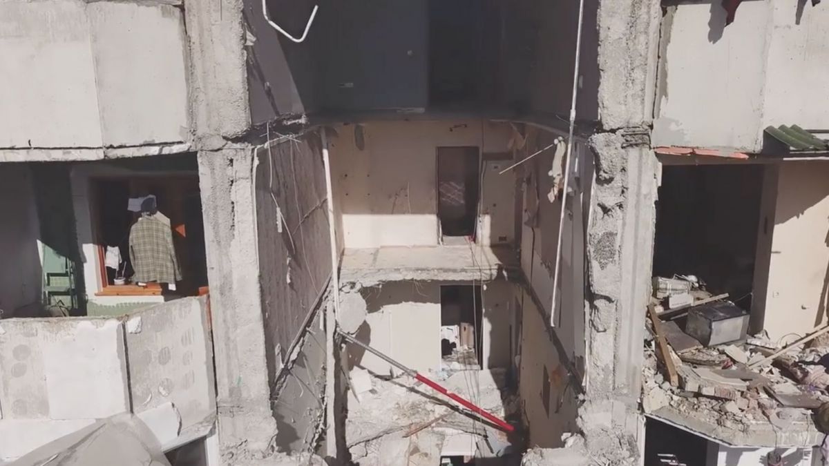 VIDEO CU DRONA. Cum arată blocul din bd Moscovei după explozia de sâmbătă seara