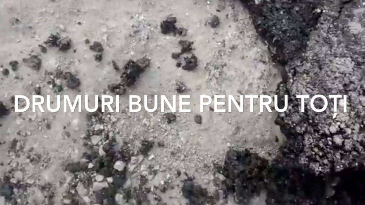 VIDEO. „Drumuri bune” în comuna Pepeni: Asfaltul proaspăt pus îl desprinzi ușor cu mâna