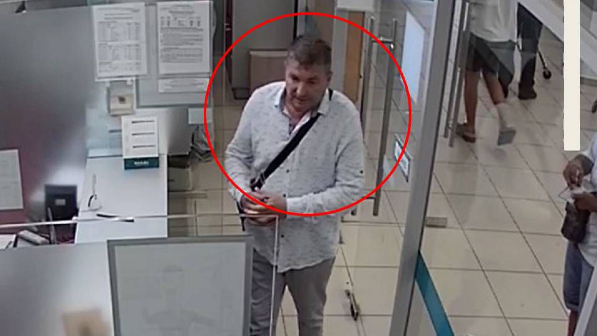 VIDEO. Ar fi însuşit prin înșelăciune și abuz de încredere 9 mii de lei de la o casieriță. Dacă îl recunoști anunță poliția