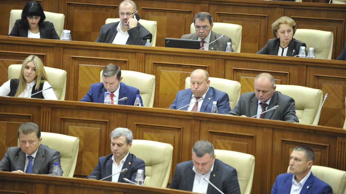 VIDEO. Privatizarea Air Moldova, în Parlament: „Informațiile vorbesc despre o schema de preluare”
