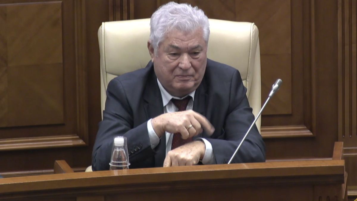 VIDEO. Schimb de replici între Voronin și „baptistul” Ghilețchi: Ce semne îi arăta comunistul în timp vicepreședintele Parlamentului vorbea