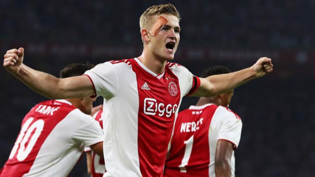 VIDEO. „Va fi cel mai scump fundaș din istoria lui Ajax”. Barcelona începe asaltul pentru transferul unui olandez de 19 ani