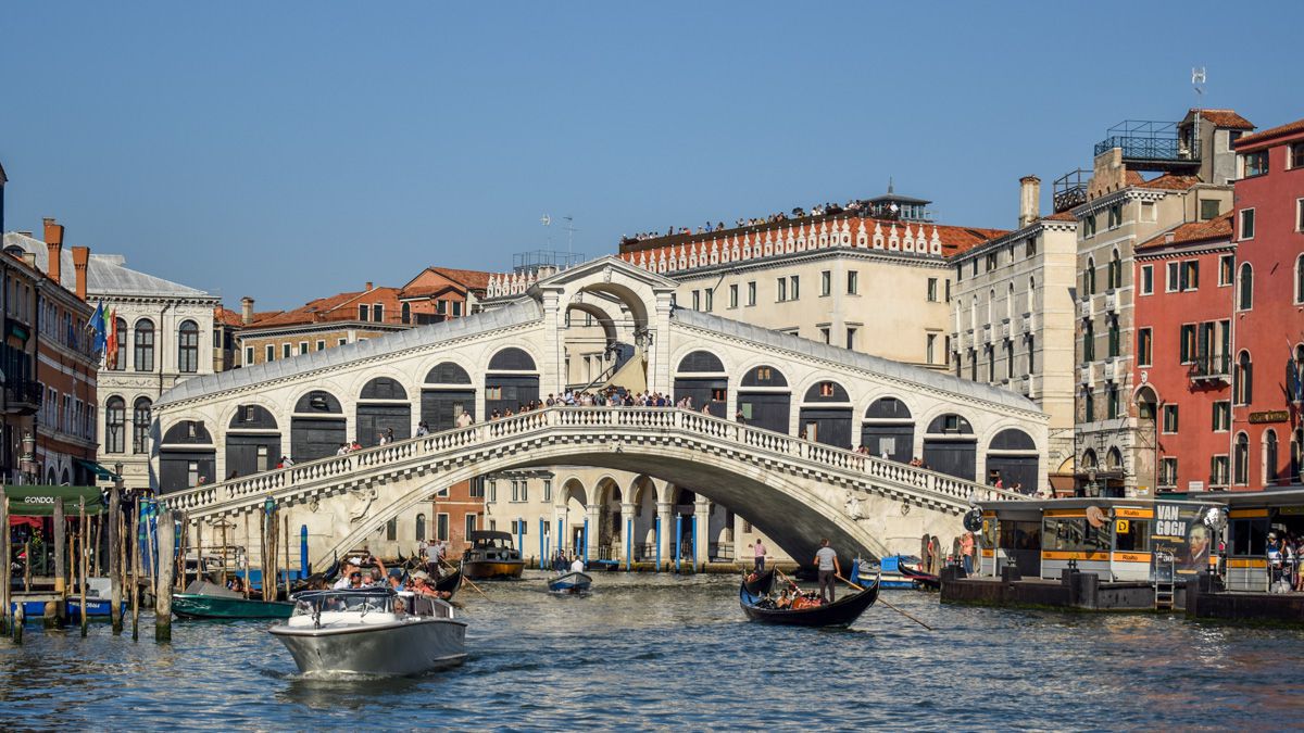 Veneția, inundată. Nivelul apei a cresut până la 127 de centimetri