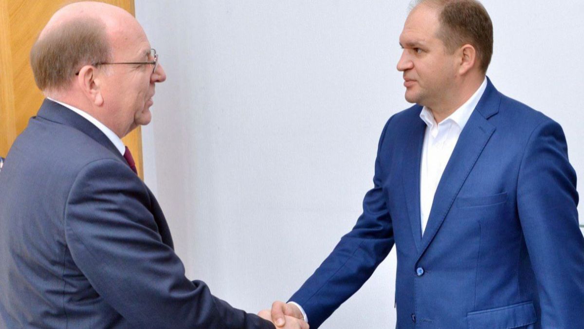Vizită „negeopolitică” la primărie. Iată primul musafir al lui Ceban