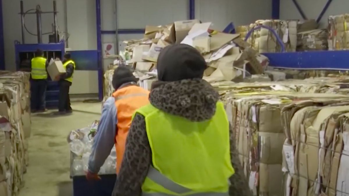 „Mai aproape de UE”. Sortarea și reciclarea deșeurilor - bune practici și experiențe utile (VIDEO)