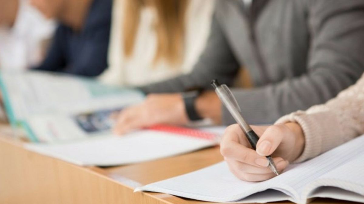 A doua șansă pentru candidații care susțin proba de BAC la limba străină. Câți absolvenți vor susține repetat examenele