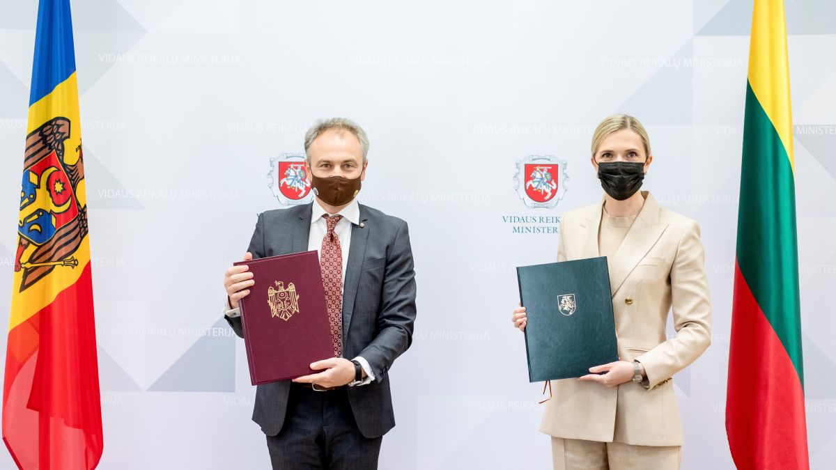 A fost semnat Acordul interguvernamental moldo-lituanian cu privire la conversiunea și recunoașterea reciprocă a permiselor de conducere