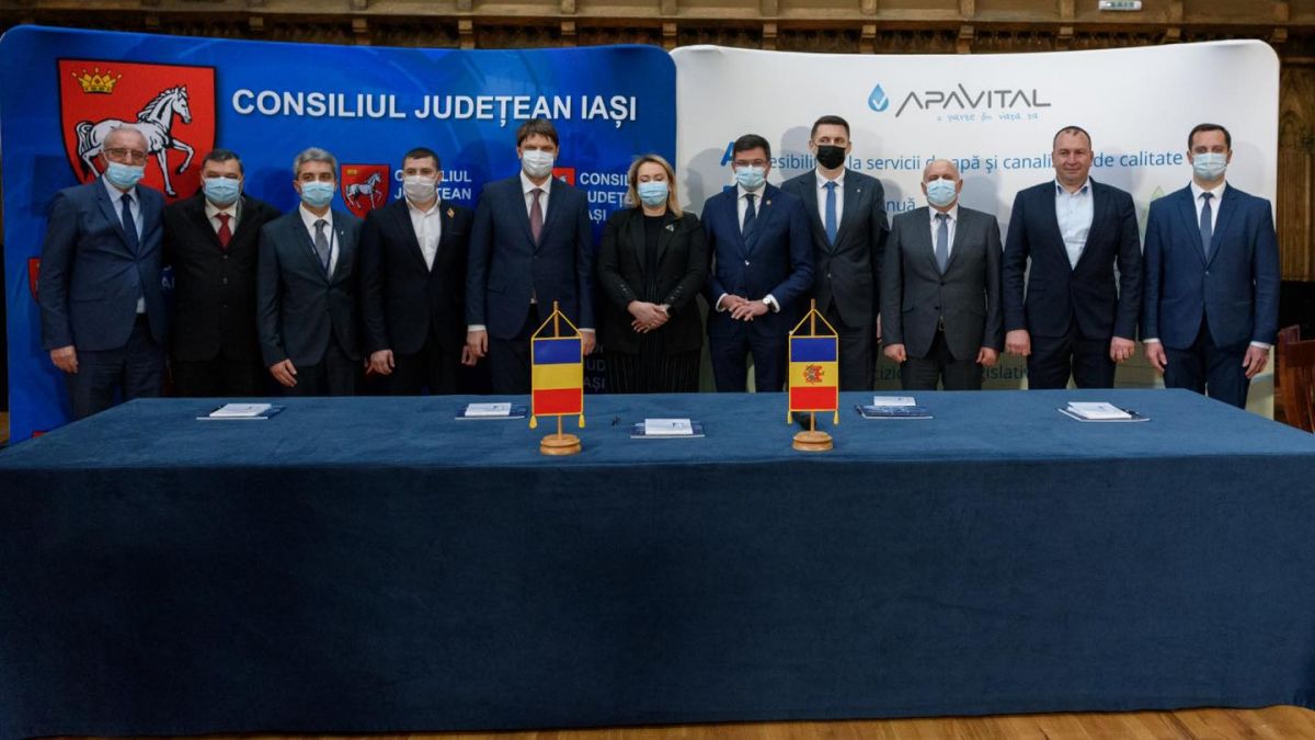 A fost semnat primul contract pentru construirea unei rețele de apeducte între România și Republica Moldova