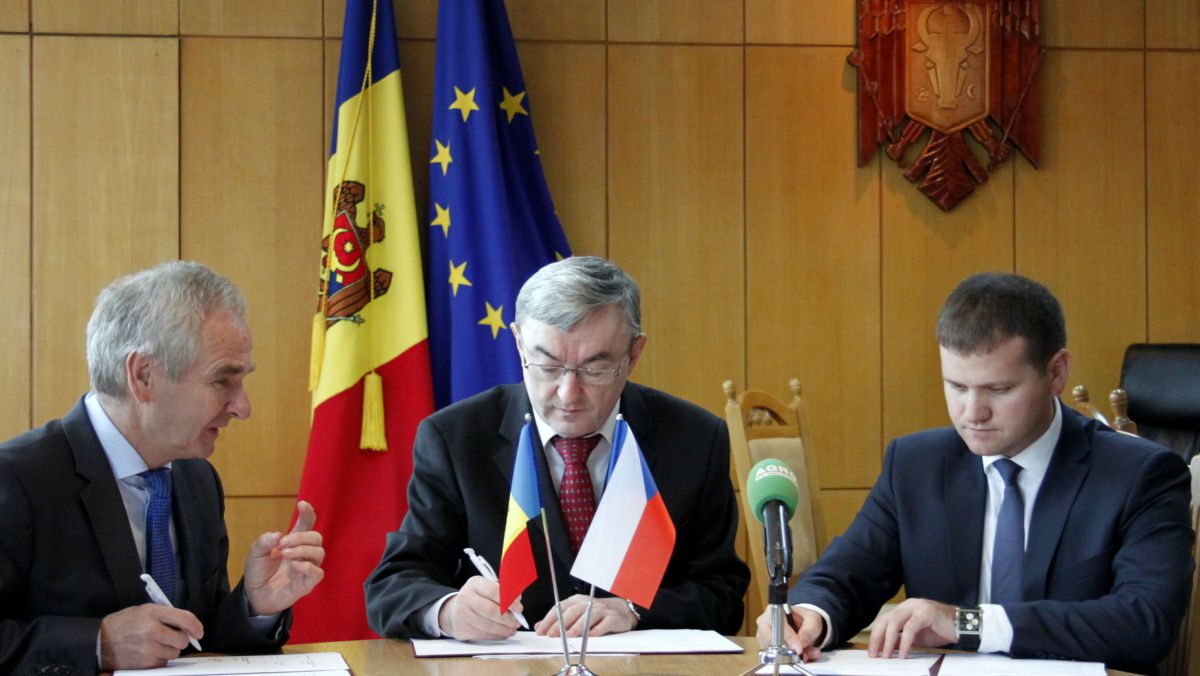 A fost semnat proiectul de reducere a riscurilor legate de deșeurile periculoase din Cișmichioi