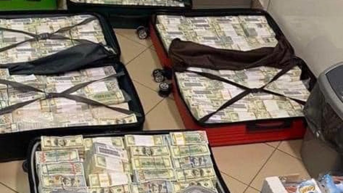 Soția unui fost deputat ucrainean, prinsă la vamă cu  28,8 milioane de dolari și 1,3 milioane de euro ascunși în valize