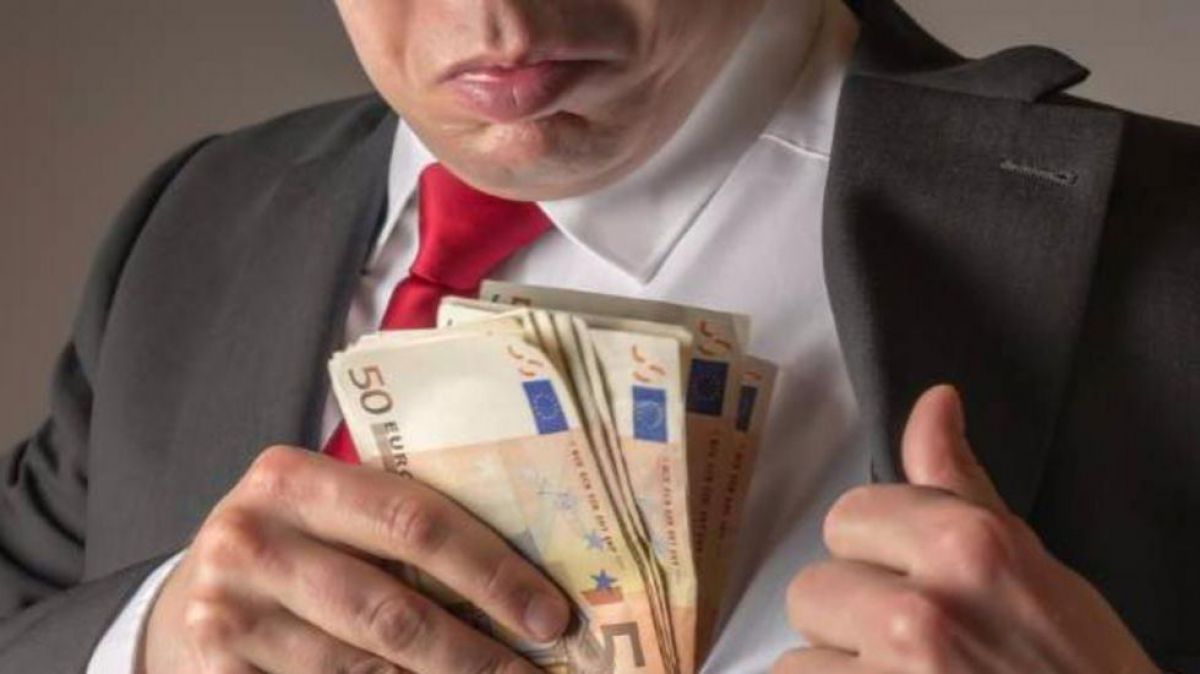 A înșelat zeci de oameni, iar acum va sta zece ani la pușcărie. Ce a făcut un bărbat din raionul Sângerei