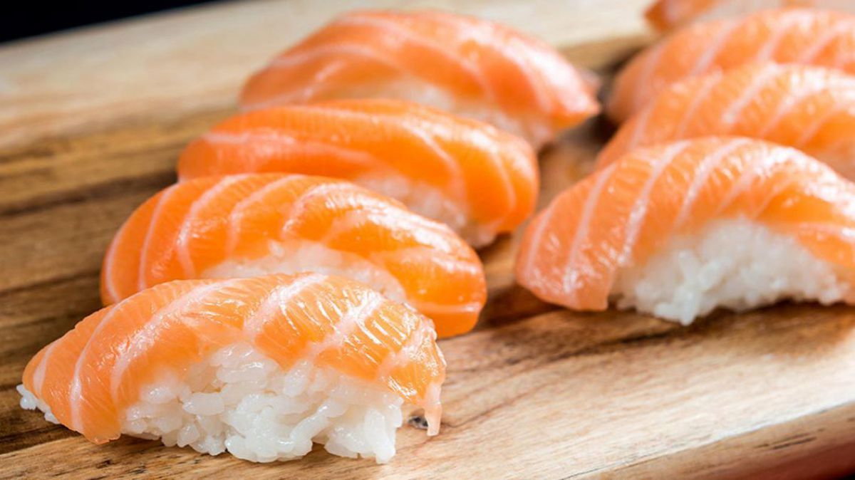 A mâncat sushi, iar după 25 de zile medicii i-au amputat mâna. Cum s-a îmbolnăvit bărbatul