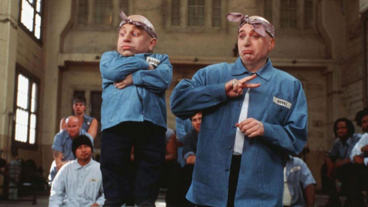 A murit actorul care l-a jucat pe Mini-Me în seria de filme „Austin Powers”