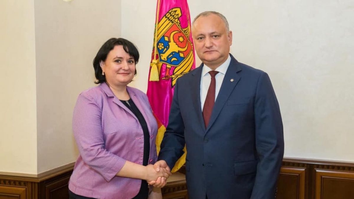 A promis, dar ezită? Președintele, despre distincția pentru ministra Sănătății: „Poate o să o decorăm mai târziu. Mai are mult de muncă”
