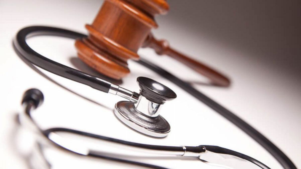A refuzat spitalizarea unui copil de cinci luni, care ulterior a decedat. Un medic terapeut din Comrat condamnat pentru malpraxis