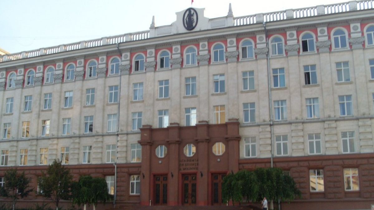 Bani pe apa sâmbetei. Un utilaj de 11,6 milioane de lei, destinat cercetării substanțelor radioactive, nu a fost utilizat niciodată timp de nouă ani: „Îl casăm și îl dăm la fier vechi?”