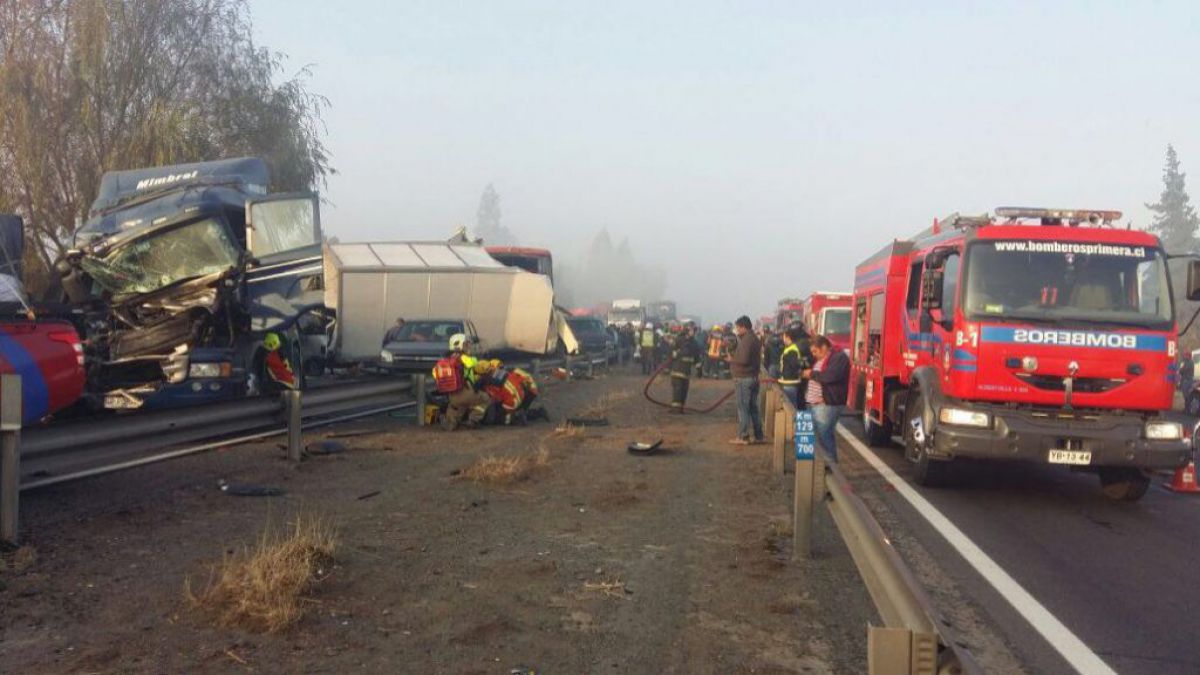 Accident cu 24 de mașini pe o autostradă din Chile. 50 de oameni au fost răniți