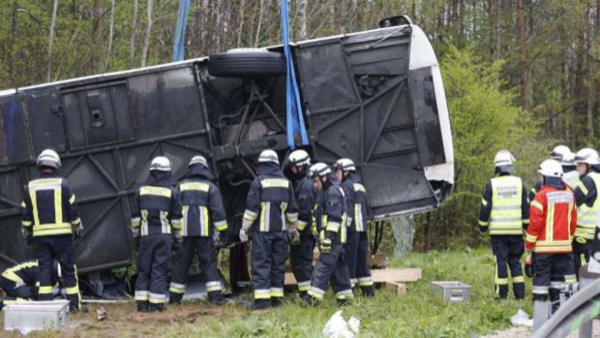Accident rutier în Germania: Nouă moldoveni au ajuns la spital după ce autocarul în care se aflau s-a răsturnat