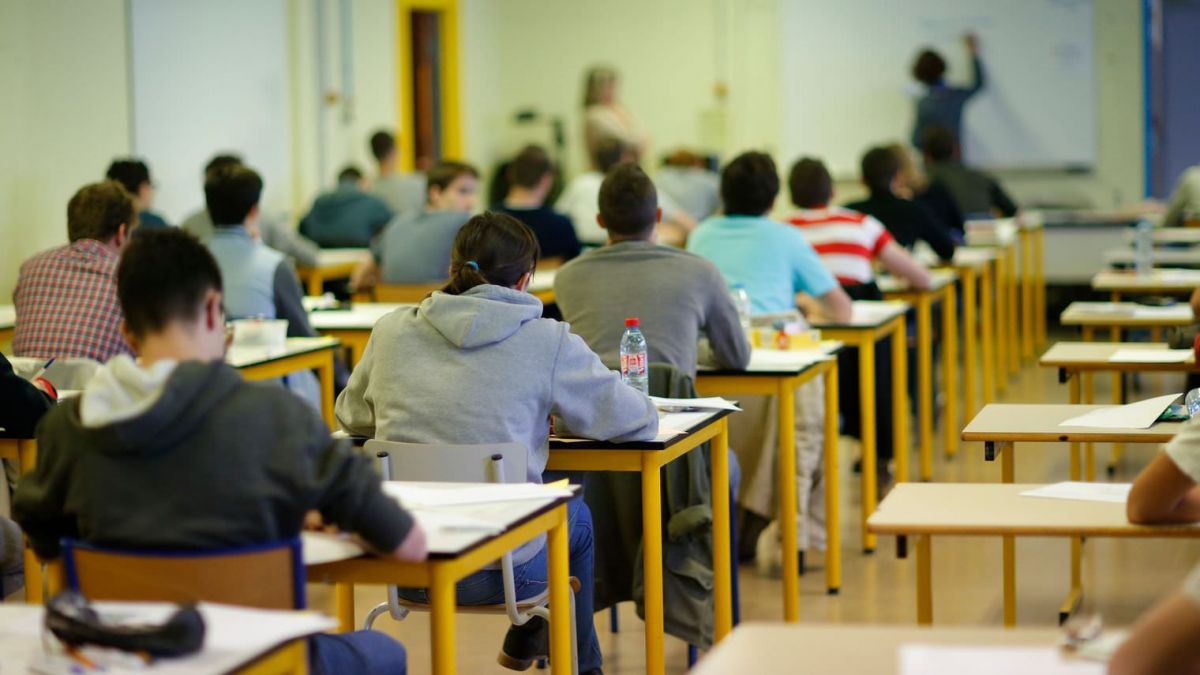 „Acest text este plin de stereotipuri”. O elevă de la un liceu din Chișinău îi cere Ministerului Educației să revadă conceptul cursului „Dezvoltare personală”. Reacția instituției