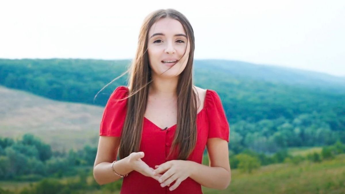 Adriana Făureanu, jurnalistă AGORA: „Totul are o notă de plată. Susține libertatea jurnaliștilor pentru un viitor care să îți aparțină” (VIDEO)