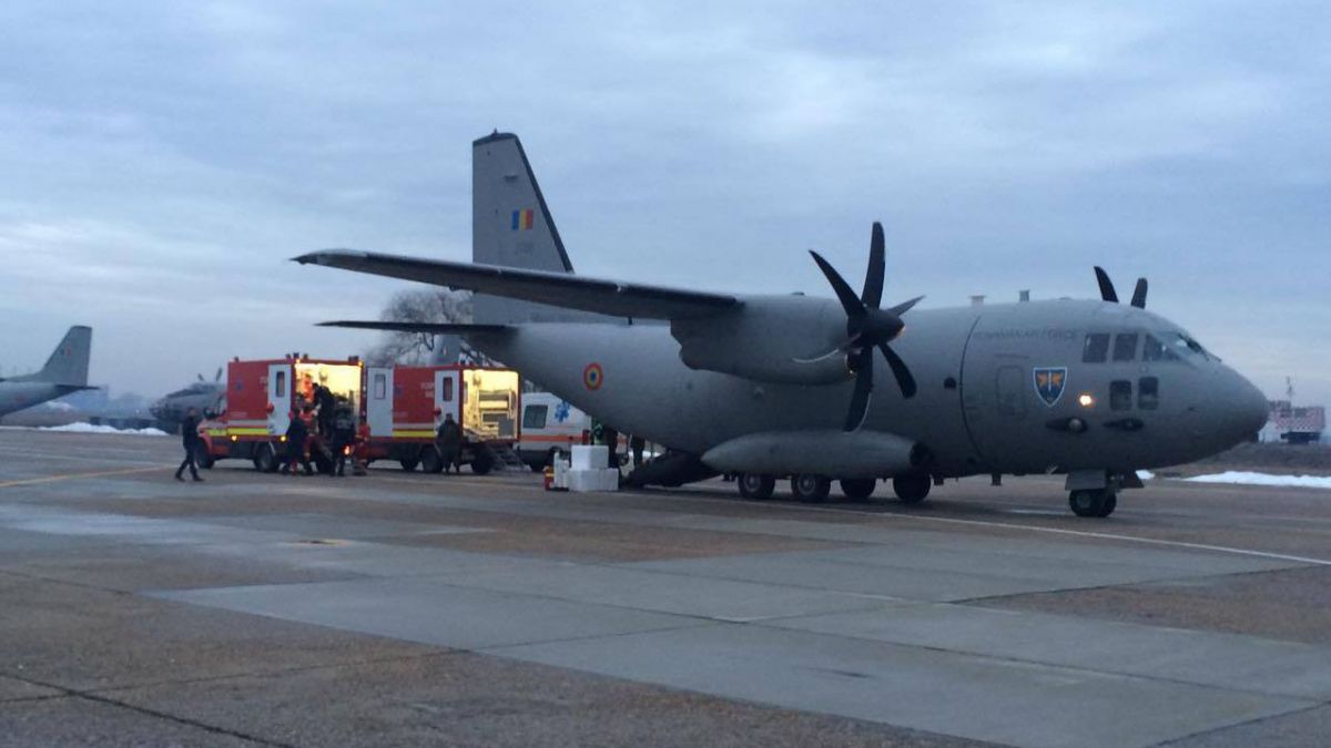 Aeronava cu cei trei pacienți în stare gravă a ajuns la București