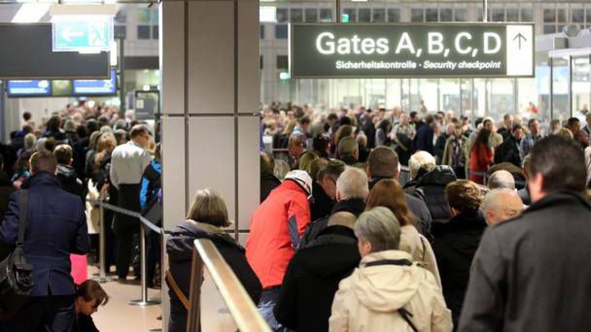 Trafic aerian reluat în Hamburg, după ce 68 de pasageri au avut de suferit din cauza unei substanțe toxice