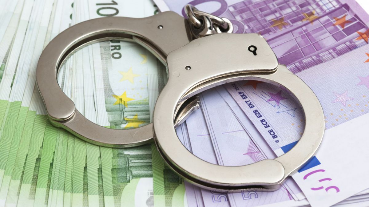 Agenți economici, reținuți pentru eschivarea de la impozite și prejudicii de peste 3 milioane de lei, aduse statului