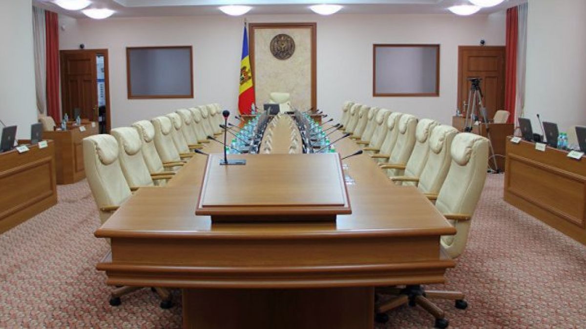 Agenţia Rezerve Materiale va elibera din rezervele de stat 16.500 de tone de păcură