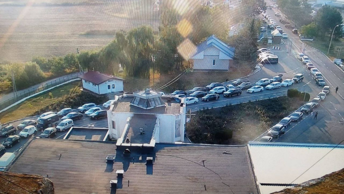 Aglomerație la punctul de trecere a frontierei Leușeni. Polițiștii aplică procedura „Revers”