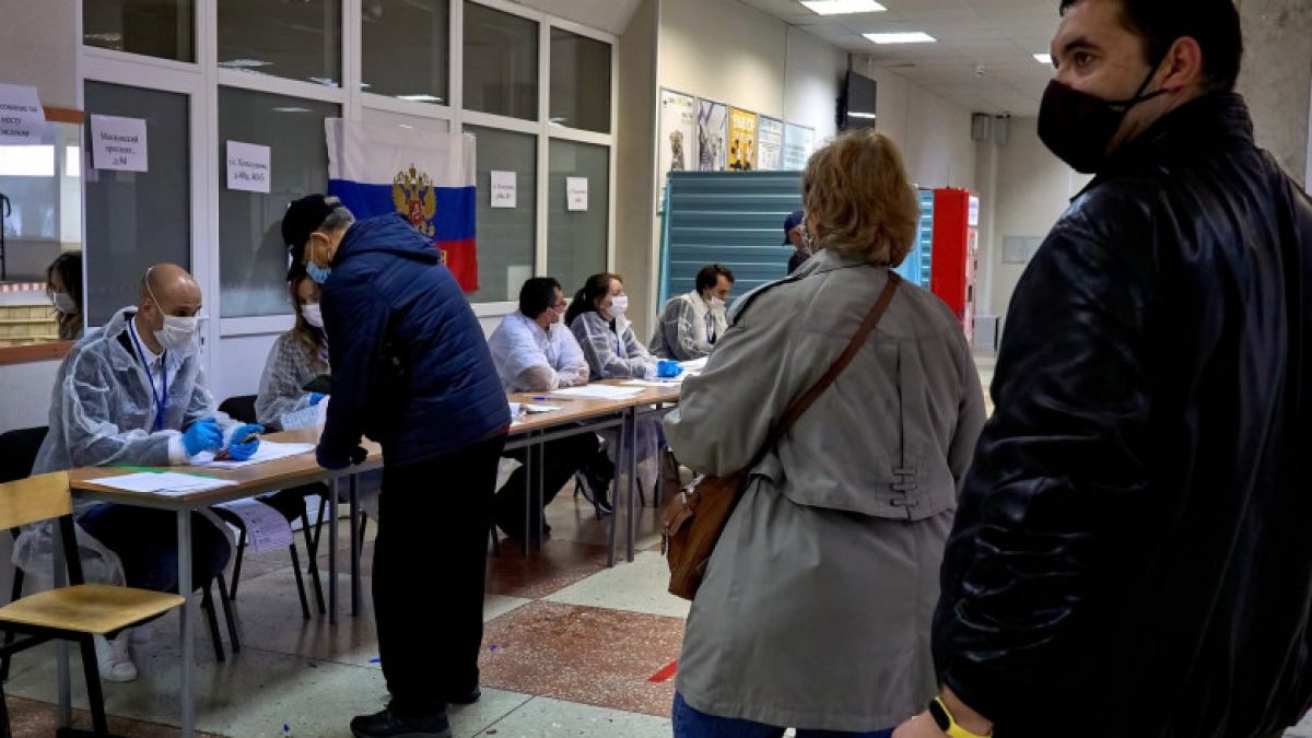 Alegeri în Rusia: Partidul pro-Kremlin Rusia Unită se află în fruntea rezultatelor preliminare