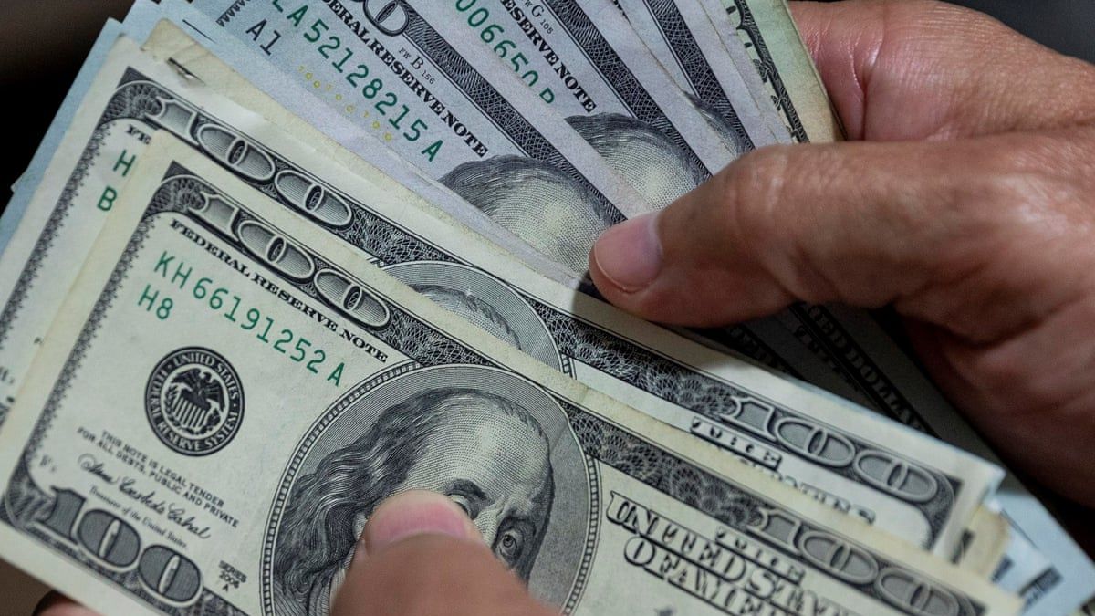 Alegeri SUA: Care este legătura dintre candidatul învingător și evoluția dolarului și ce pronosticuri au economiștii cu privire la moneda americană