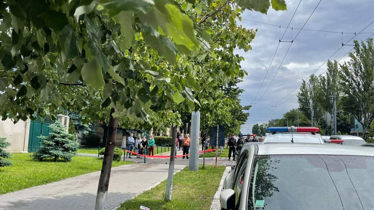 Alertă cu bombă la o judecătorie din Chișinău. UPDATE: E falsă (FOTO)