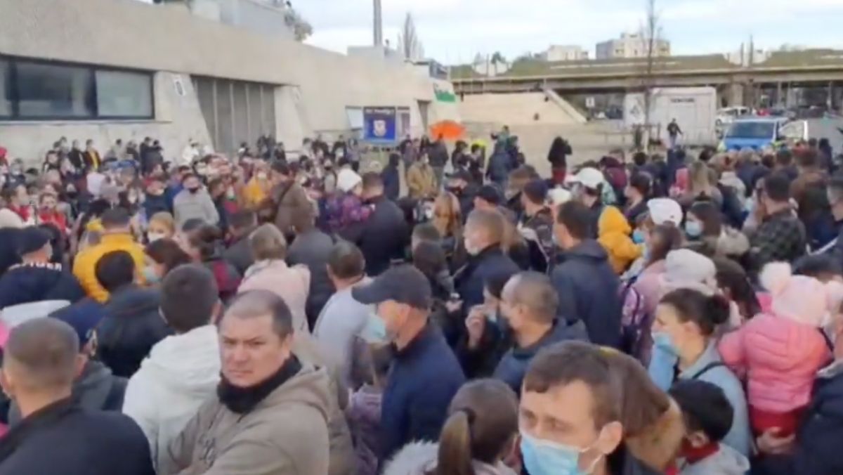 UPDATE: Noi detalii în cazul alertei cu bombă de la Frankfurt. Votarea a fost reluată (VIDEO)