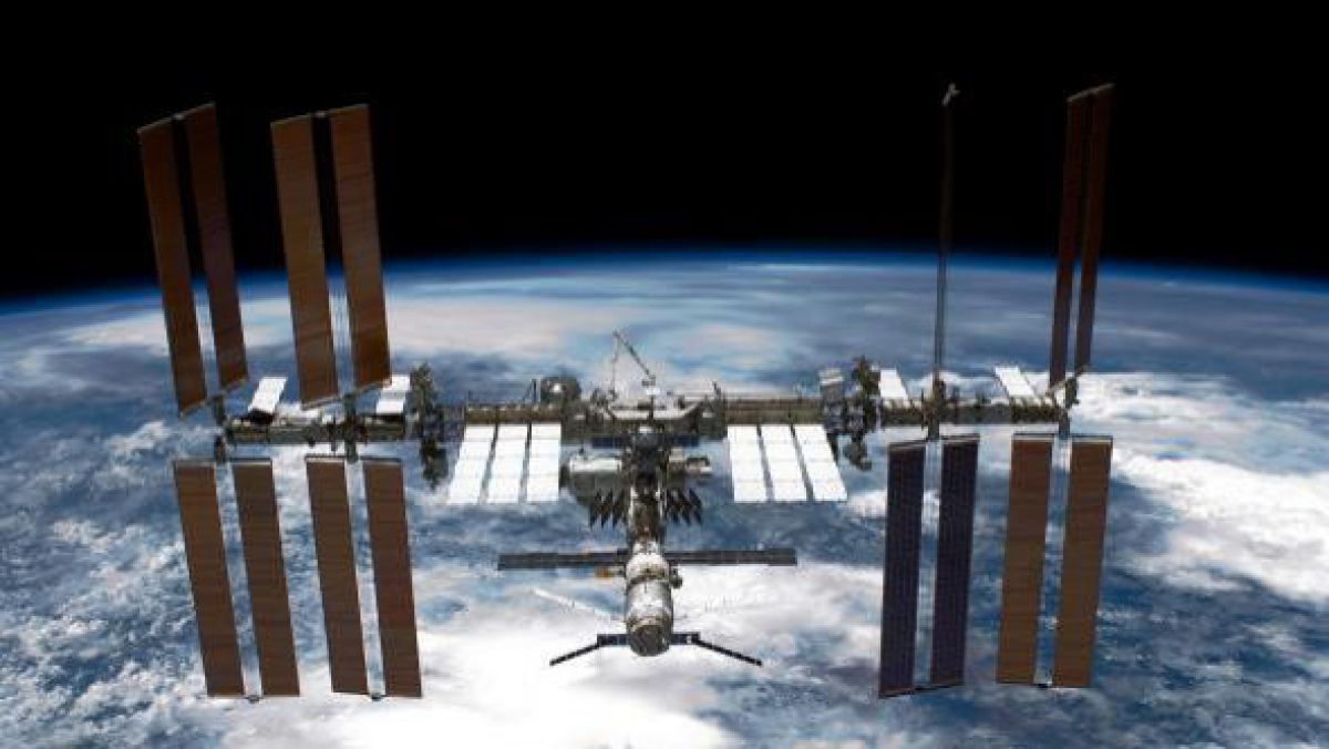 Alertă pe ISS. Astronauții au primit ordin să intre într-un refugiu orbital