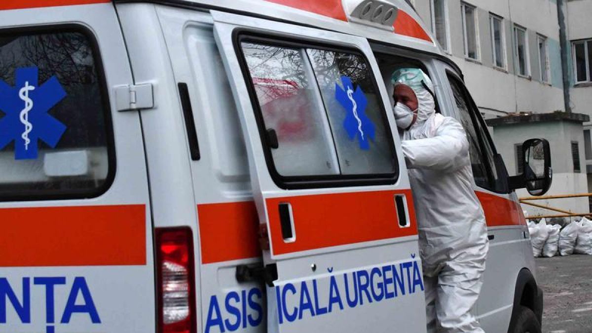 Alte 700 de persoane infectate cu COVID-19 în ultimele 24 de ore. 27 de persoane printre care și o femeie de 21 de ani au decedat