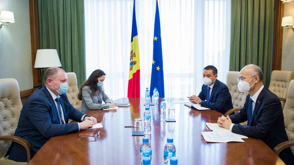 Ambasadorul Chinei a declarat că țara sa va oferi un lot de doze de vaccin Republicii Moldova, fără a preciza însă un număr exact