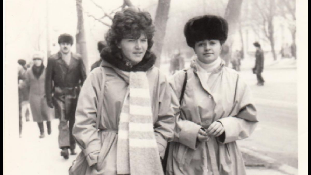 Alina Radu, amintiri din studenția sovietică: „Nu aș mai vrea acel sistem. Era un abuz să forțezi studenții să treacă cu pancarte și urale prin fața unor nomenclaturiști corupți, bogați și ipocriți” (FOTO)