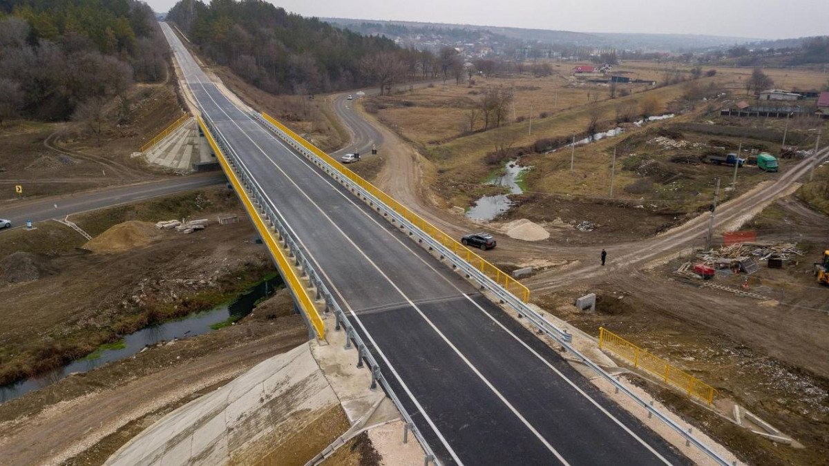 Andrei Spînu: A fost deschisă circulația rutieră pe podul din preajma localității Hrușova, raionul Criuleni