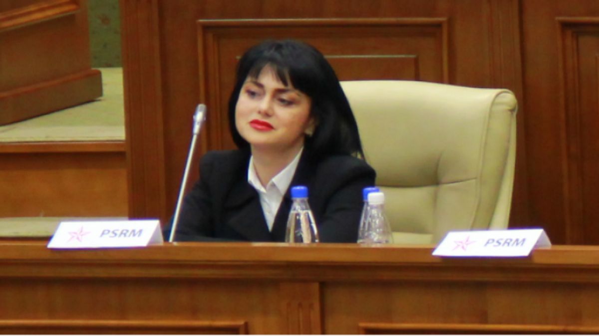 ANI: O deputată socialistă riscă să nu poată deține funcții publice în următorii trei ani. Ar fi încălcat regimului juridic al incompatibilităților
