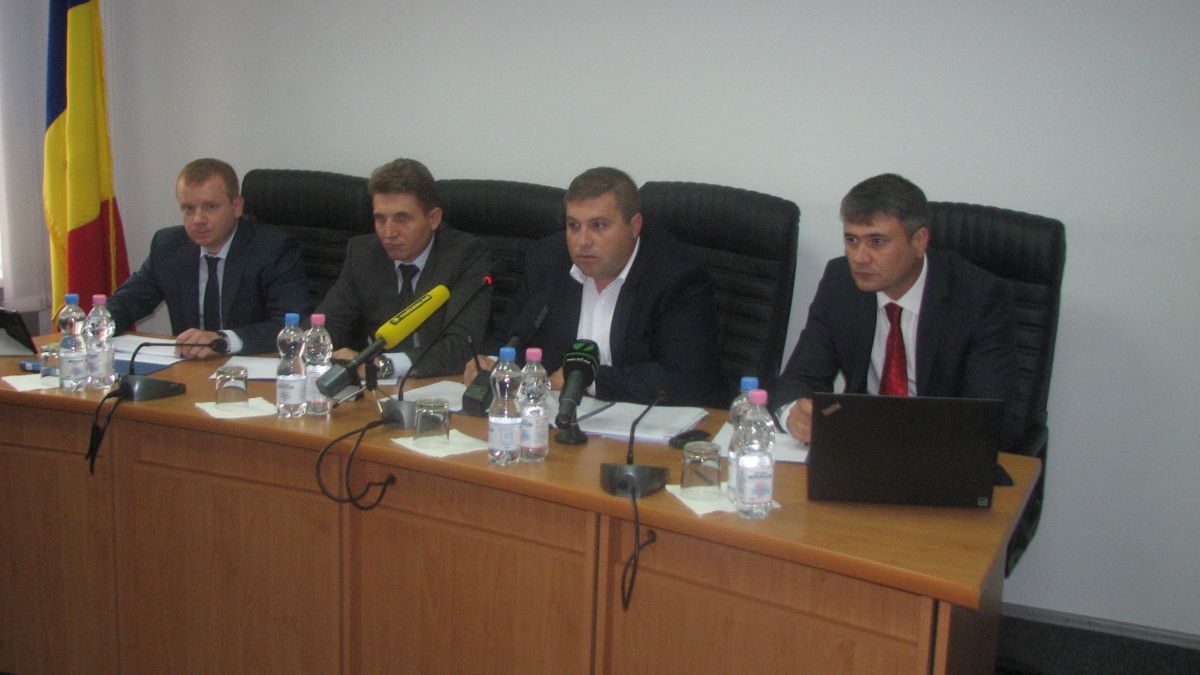 ANRE a suspendat deciziile de majorare a tarifelor la energia electrică şi gazele naturale