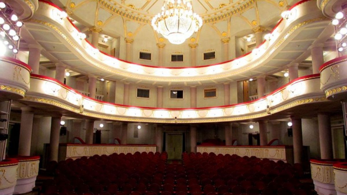 Anularea orei marțiale, redeschiderea teatrelor și slujbe afară: Principalele decizii anunțate de CSE
